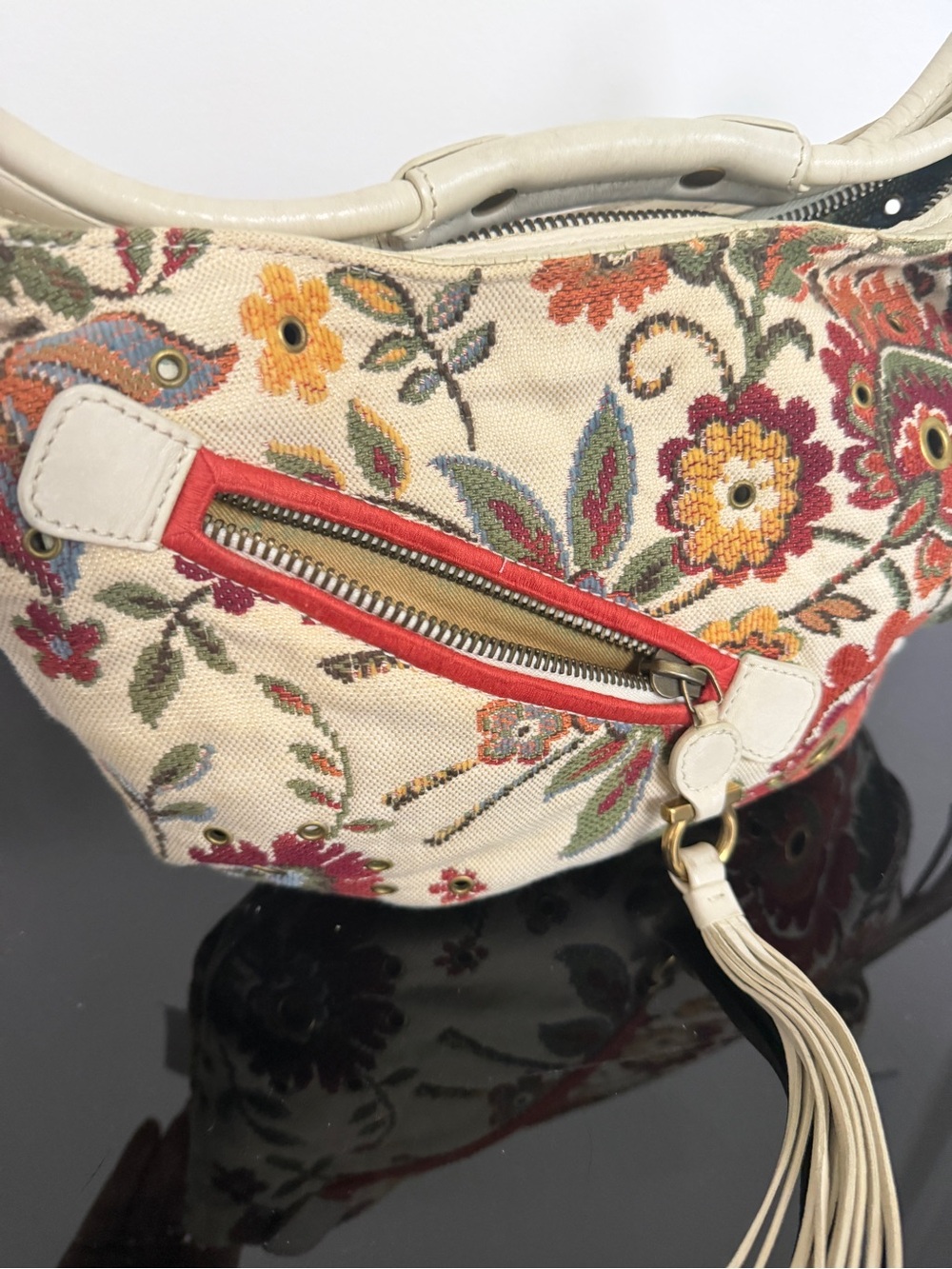 Salvatore Ferragamo Cream Floral Embroidered Shoulder Bag with Red Zip - Picture 8 of 10
